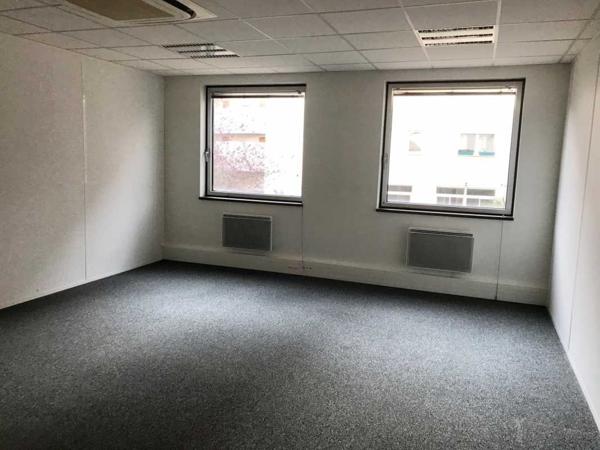 Bureaux à louer à Boulogne-Billancourt dans immeuble récent avec accès sécurisé