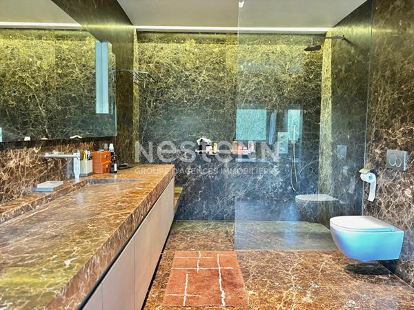 Villa d'exception de 286 m² à Bièvres par Studio KO architectes. Luxe, lumière et nature en parfaite harmonie