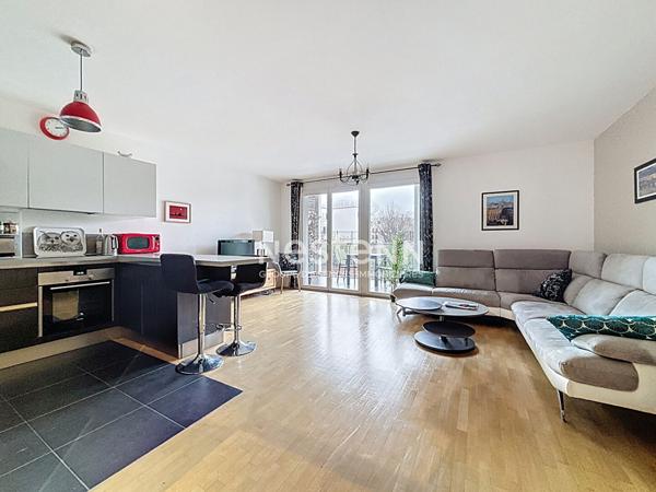 ISSY LES MOULINEAUX - FORT D'ISSY - Vente appartement 3 pièces traversant de 68 m² avec une terrasse orienté Sud/Ouest