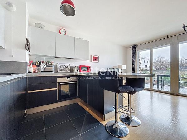 ISSY LES MOULINEAUX - FORT D'ISSY - Vente appartement 3 pièces traversant de 68 m² avec une terrasse orienté Sud/Ouest
