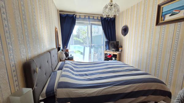 3 PIECE AVEC JARDIN - CAVE - PARKING - RER ET ECOLES