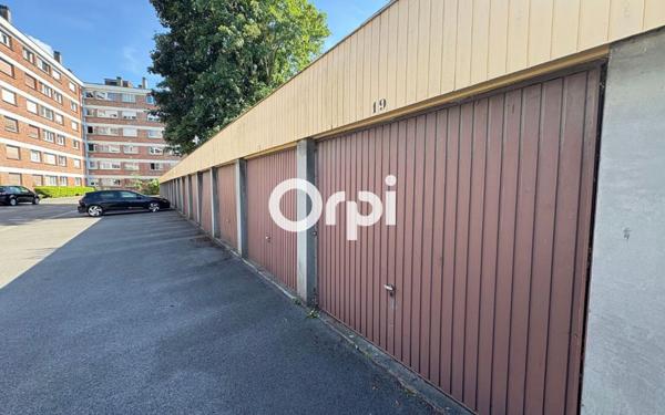 Stationnement à vendre    Loos