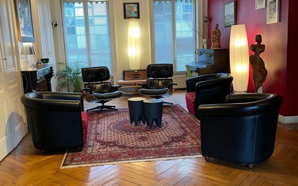 Appartement à vendre    7 pièces • 185 m2 Lyon 7