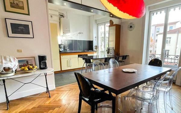 Appartement à vendre    7 pièces • 185 m2 Lyon 7