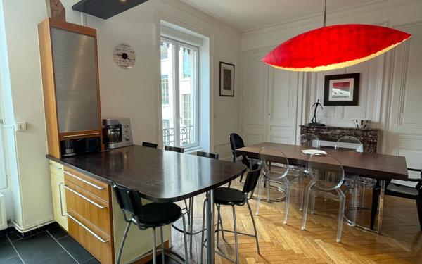 Appartement à vendre    7 pièces • 185 m2 Lyon 7