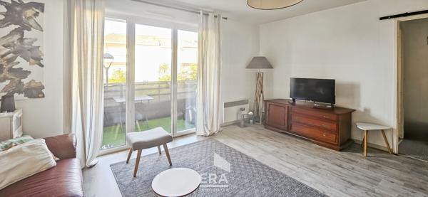 EYSINES 33320 - LE VIGEAN - Appartement T2 de 43m² avec balcon et parking - proche piste cyclable