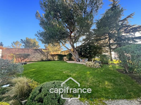 GOLF DE PONT ROYAL, Villa de plain pied de 127 m² climatisée sur un terrain de 995 m², bordure de fairway, piscine