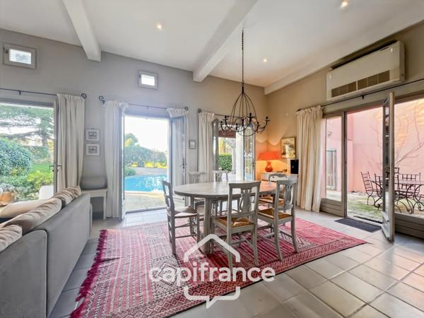 GOLF DE PONT ROYAL, Villa de plain pied de 127 m² climatisée sur un terrain de 995 m², bordure de fairway, piscine