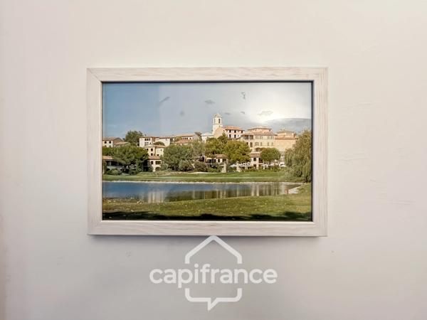 GOLF DE PONT ROYAL, Villa de plain pied de 127 m² climatisée sur un terrain de 995 m², bordure de fairway, piscine