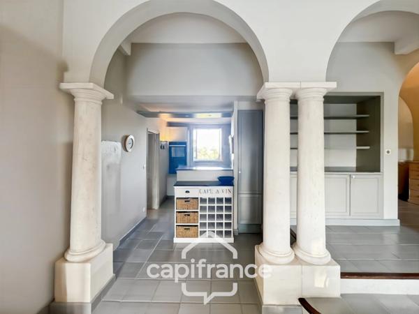 GOLF DE PONT ROYAL, Villa de plain pied de 127 m² climatisée sur un terrain de 995 m², bordure de fairway, piscine