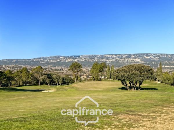GOLF DE PONT ROYAL, Villa de plain pied de 127 m² climatisée sur un terrain de 995 m², bordure de fairway, piscine