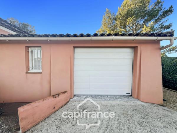 GOLF DE PONT ROYAL, Villa de plain pied de 127 m² climatisée sur un terrain de 995 m², bordure de fairway, piscine