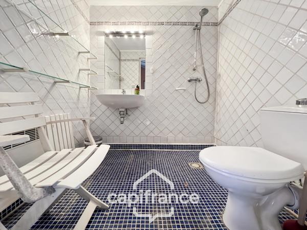 GOLF DE PONT ROYAL, Villa de plain pied de 127 m² climatisée sur un terrain de 995 m², bordure de fairway, piscine