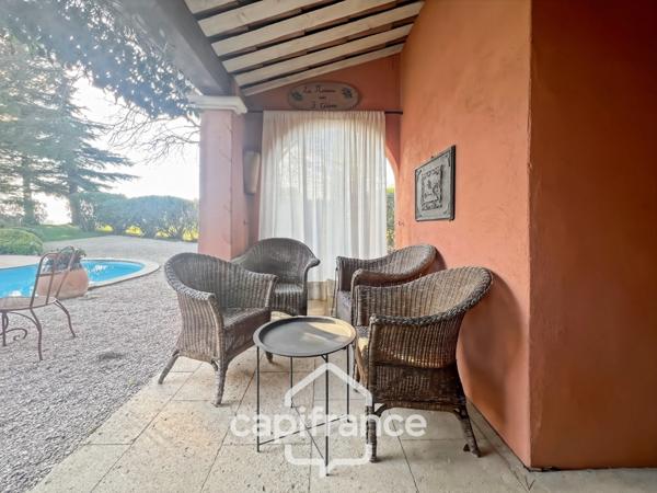 GOLF DE PONT ROYAL, Villa de plain pied de 127 m² climatisée sur un terrain de 995 m², bordure de fairway, piscine