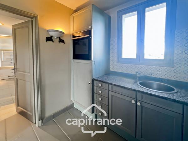 GOLF DE PONT ROYAL, Villa de plain pied de 127 m² climatisée sur un terrain de 995 m², bordure de fairway, piscine