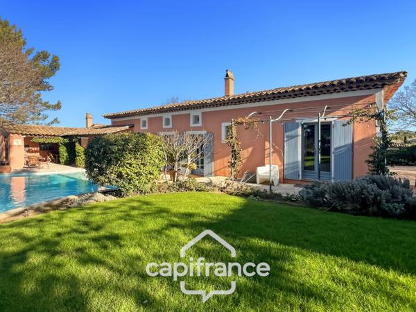 GOLF DE PONT ROYAL, Villa de plain pied de 127 m² climatisée sur un terrain de 995 m², bordure de fairway, piscine