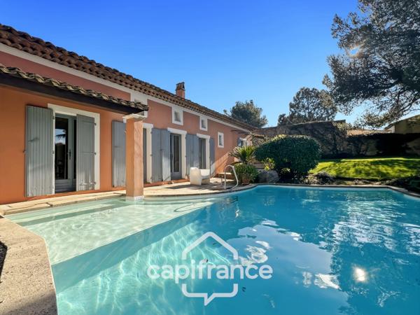 GOLF DE PONT ROYAL, Villa de plain pied de 127 m² climatisée sur un terrain de 995 m², bordure de fairway, piscine