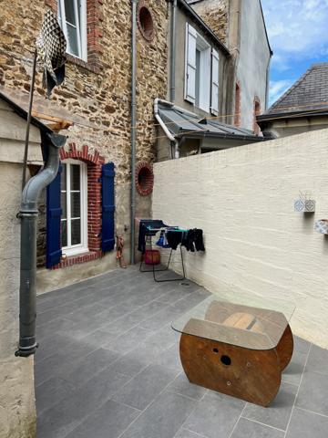 Maison rénovée centre ville Rive droite