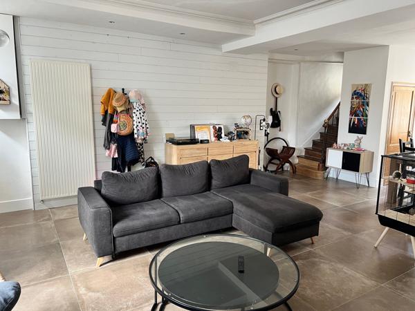 Maison rénovée centre ville Rive droite