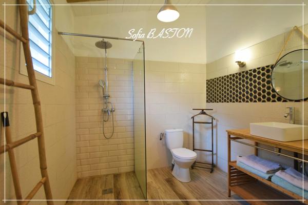 À vendre - Sainte-Luce Martinique - Propriété 5 logements indépendants - 241 m² habitables - Vue mer - P10