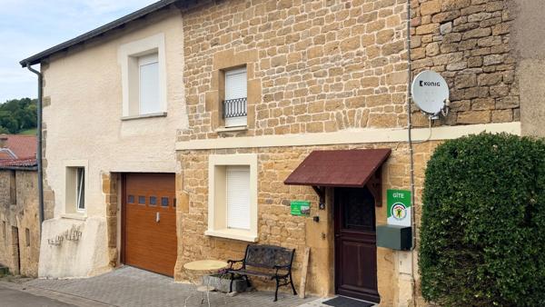 MARVILLE (55600) – Maison de caractère en pierre avec activité de gîte