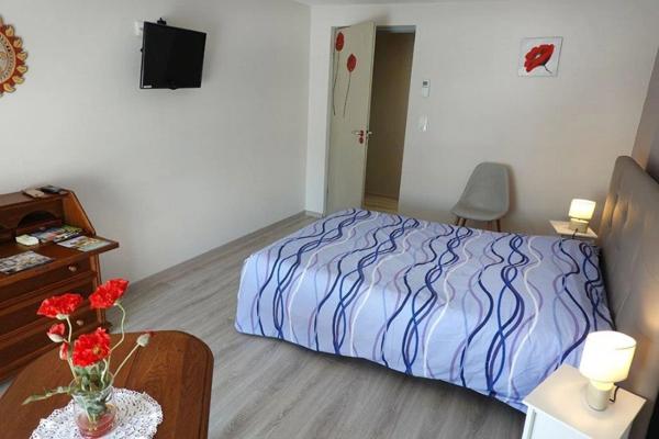 MARVILLE (55600) – Maison de caractère en pierre avec activité de gîte