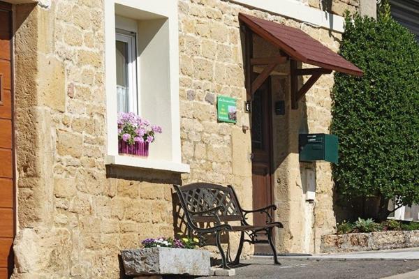 MARVILLE (55600) – Maison de caractère en pierre avec activité de gîte
