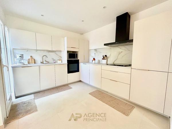 LA ROCHELLE ? VILLENEUVE-LES-SALINES ? MAISON DE PLAIN-PIED RÉNOVÉE AVEC JARDIN ET GARAGE 514 500 € **  - Référence  MR763