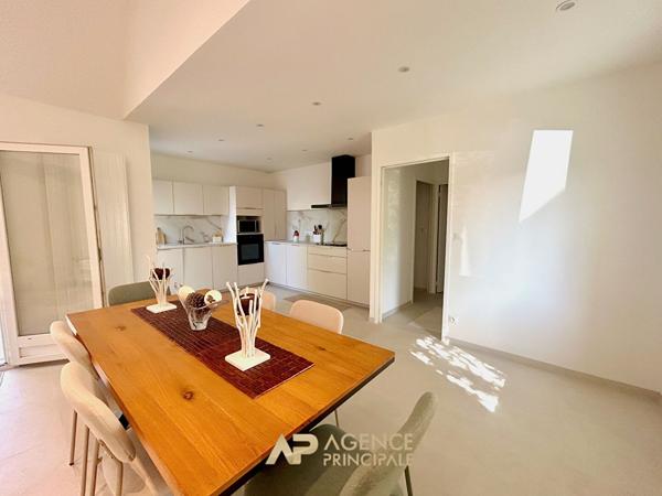 LA ROCHELLE ? VILLENEUVE-LES-SALINES ? MAISON DE PLAIN-PIED RÉNOVÉE AVEC JARDIN ET GARAGE 514 500 € **  - Référence  MR763