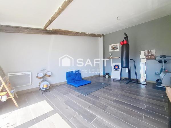 Maison individuelle avec jardin et garage