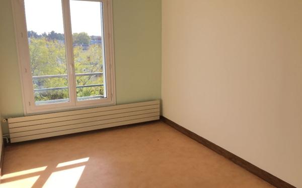 Appartement à louer    4 pièces •  Tours