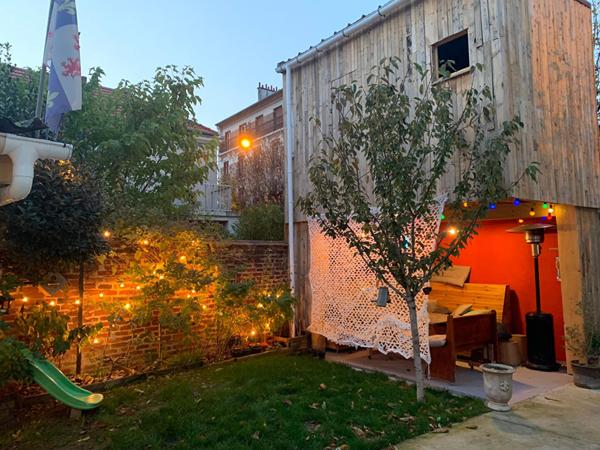 Maison atypique de 6 pièces 122 m² avec jardin et salon d'été entièrement rénovée