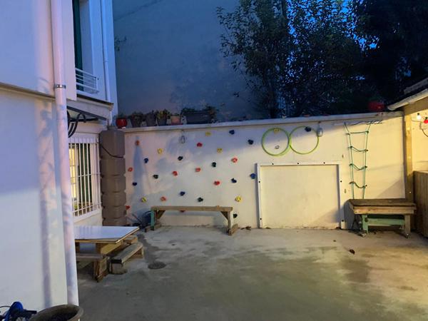 Maison atypique de 6 pièces 122 m² avec jardin et salon d'été entièrement rénovée