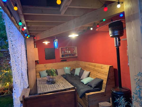 Maison atypique de 6 pièces 122 m² avec jardin et salon d'été entièrement rénovée