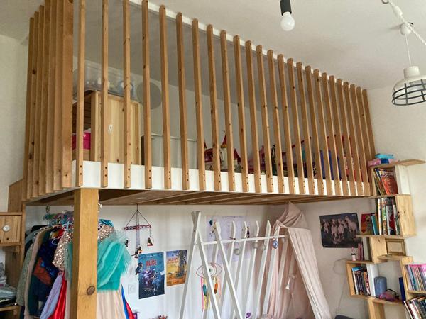 Maison atypique de 6 pièces 122 m² avec jardin et salon d'été entièrement rénovée