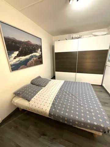 T2, 1 chambre, place de parking.