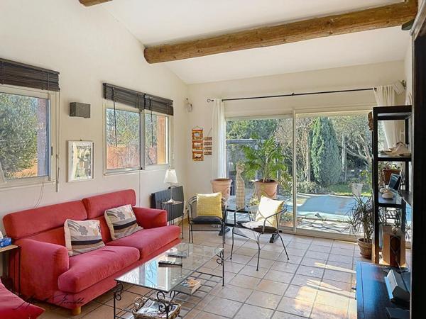 Jonquieres Saint Vincent maison   6 pièces110 m² , 4 chambres garage piscine et pool house