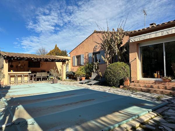 Jonquieres Saint Vincent maison   6 pièces110 m² , 4 chambres garage piscine et pool house