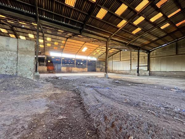Vente                                                      Immeuble
                        
                                         3800 m2                     à Brenelle