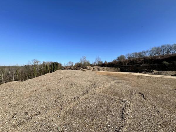 Vente                                                      Immeuble
                        
                                         3800 m2                     à Brenelle