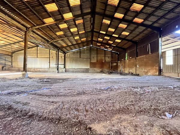 Vente                                                      Immeuble
                        
                                         3800 m2                     à Brenelle