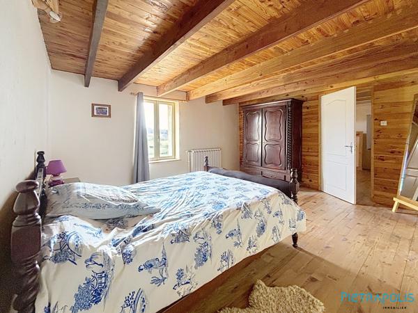 Maison à la campagne avec terrain et dépendances