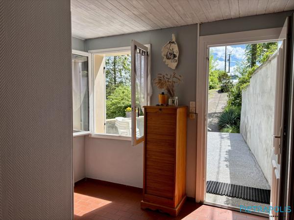 Maison à la campagne avec terrain et dépendances
