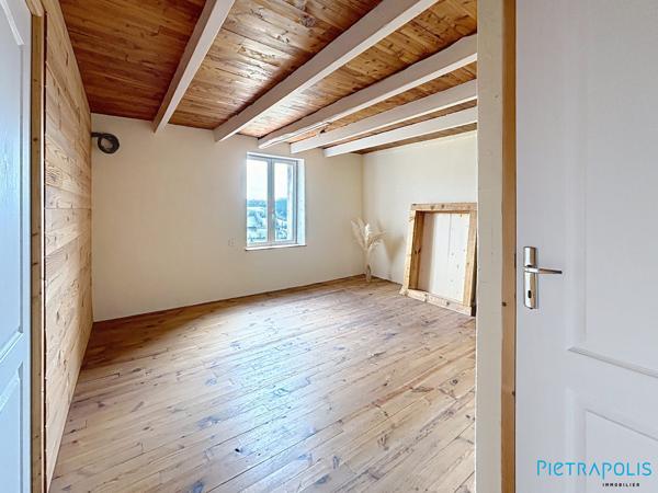 Maison à la campagne avec terrain et dépendances