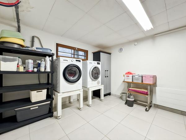 MAISON INDIVIDUELLE EN LISIÈRE DE FORÊT AVEC UN MODE DE VIE PLAIN-PIED ET UN SOUS-SOL TOTAL