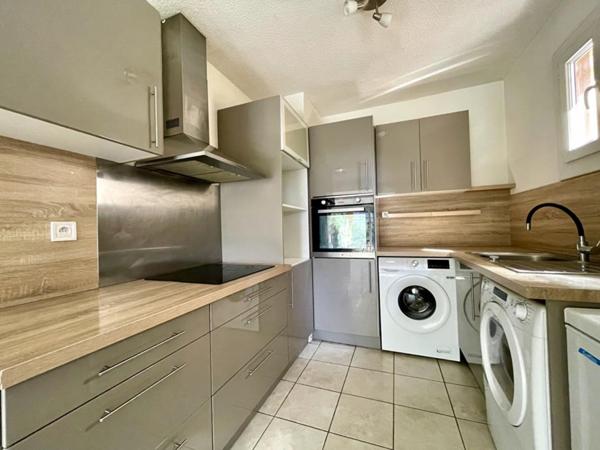 Appartement T2 en rez-de-jardin avec parking -  Bormes-les-Mimosas