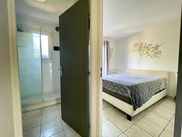 Appartement T2 en rez-de-jardin avec parking -  Bormes-les-Mimosas