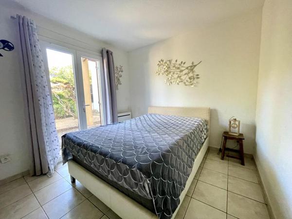 Appartement T2 en rez-de-jardin avec parking -  Bormes-les-Mimosas