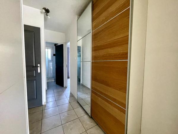 Appartement T2 en rez-de-jardin avec parking -  Bormes-les-Mimosas