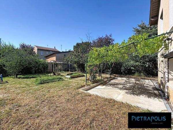 Maison divisée en 3 appartements avec Jardin - La Plaine Santy